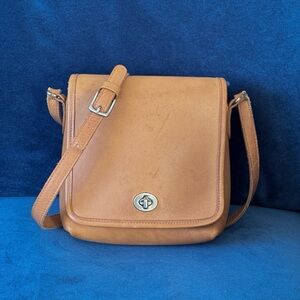Coach Vintage 9076 Companion‎ Flap
Crossbody Bag Leather Tan
